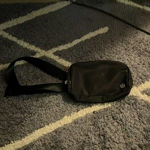 lululemon belt bag